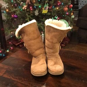 Chestnut buttoned up UGGS